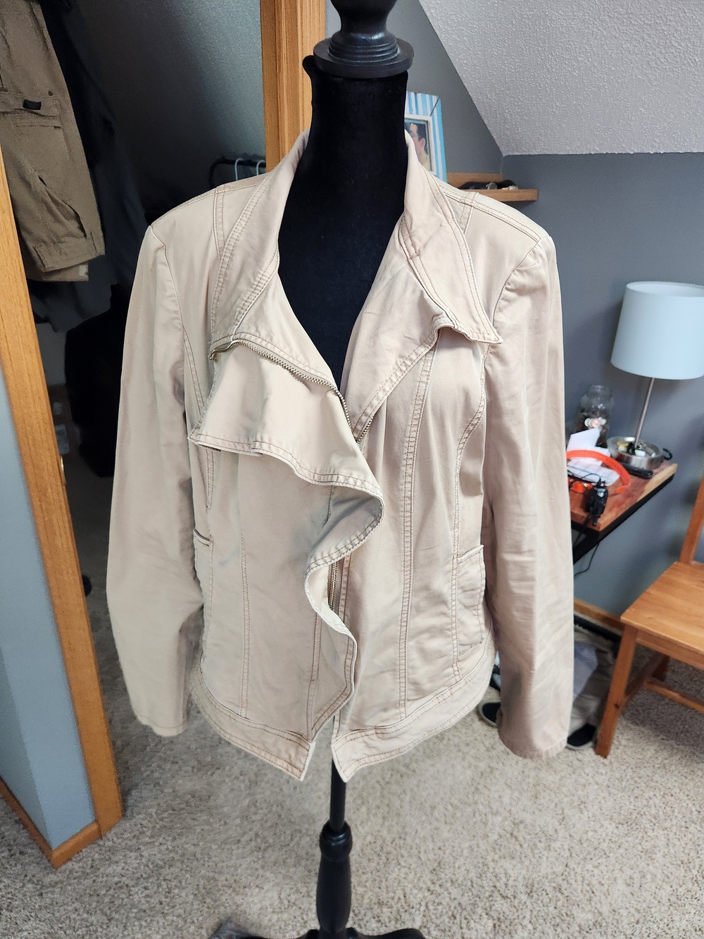 White House Black Market Women’s Ruffle Front Moto Style Jacket Beige Size 16 - Picture 7 of 12